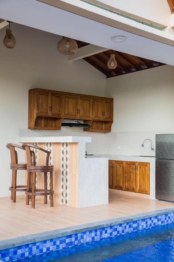 Victory Munggu Hotel Canggu Екстериор снимка